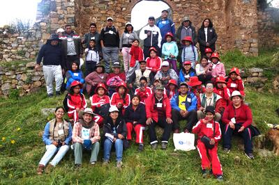 Sabios comunitarios, estudiantes y profesores de la comunidad de Miraflores, Yauyos, Lima.