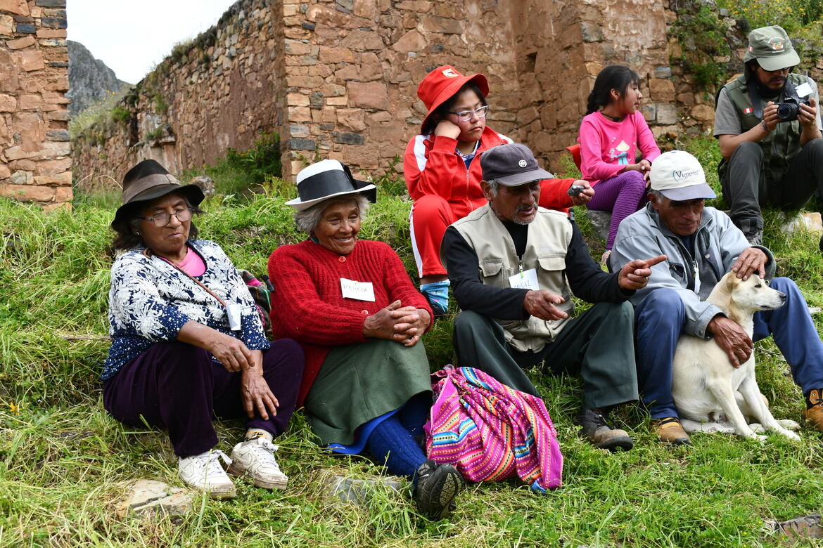Elders of the Miraflores community at Huaquis