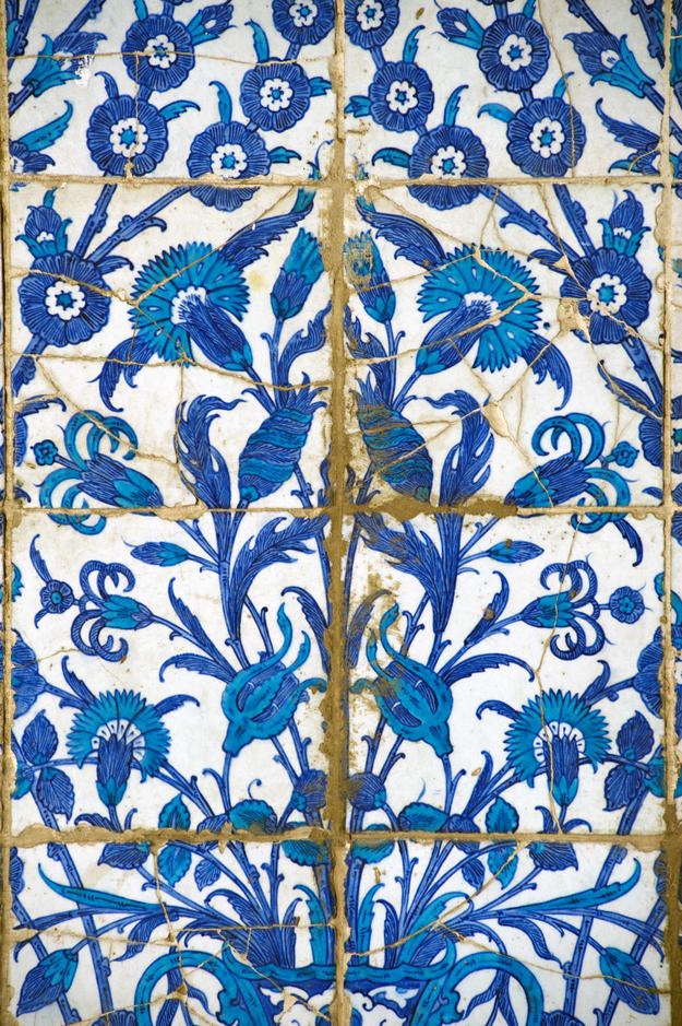 A detail of Iznik tiles showing cracks, likely suffered from a 1992 earthquake, 2009
